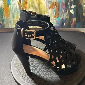🔥LIKE NEW🔥 Sexy and Cute / Size 7.5 / Heel Height 4 inches